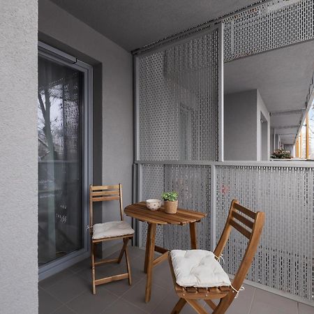 Prandoty Beautiful Apartment With Balcony Cracow By Renters Prestige Krasków Εξωτερικό φωτογραφία